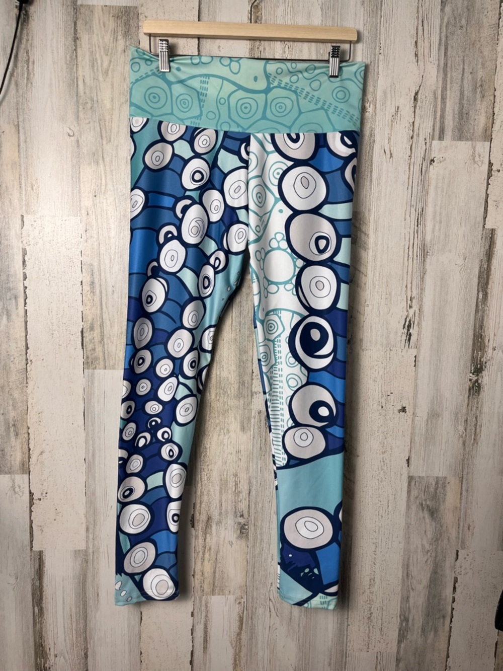 Octopus Ink Blue and White Patterned Active Leggings Nwt XL